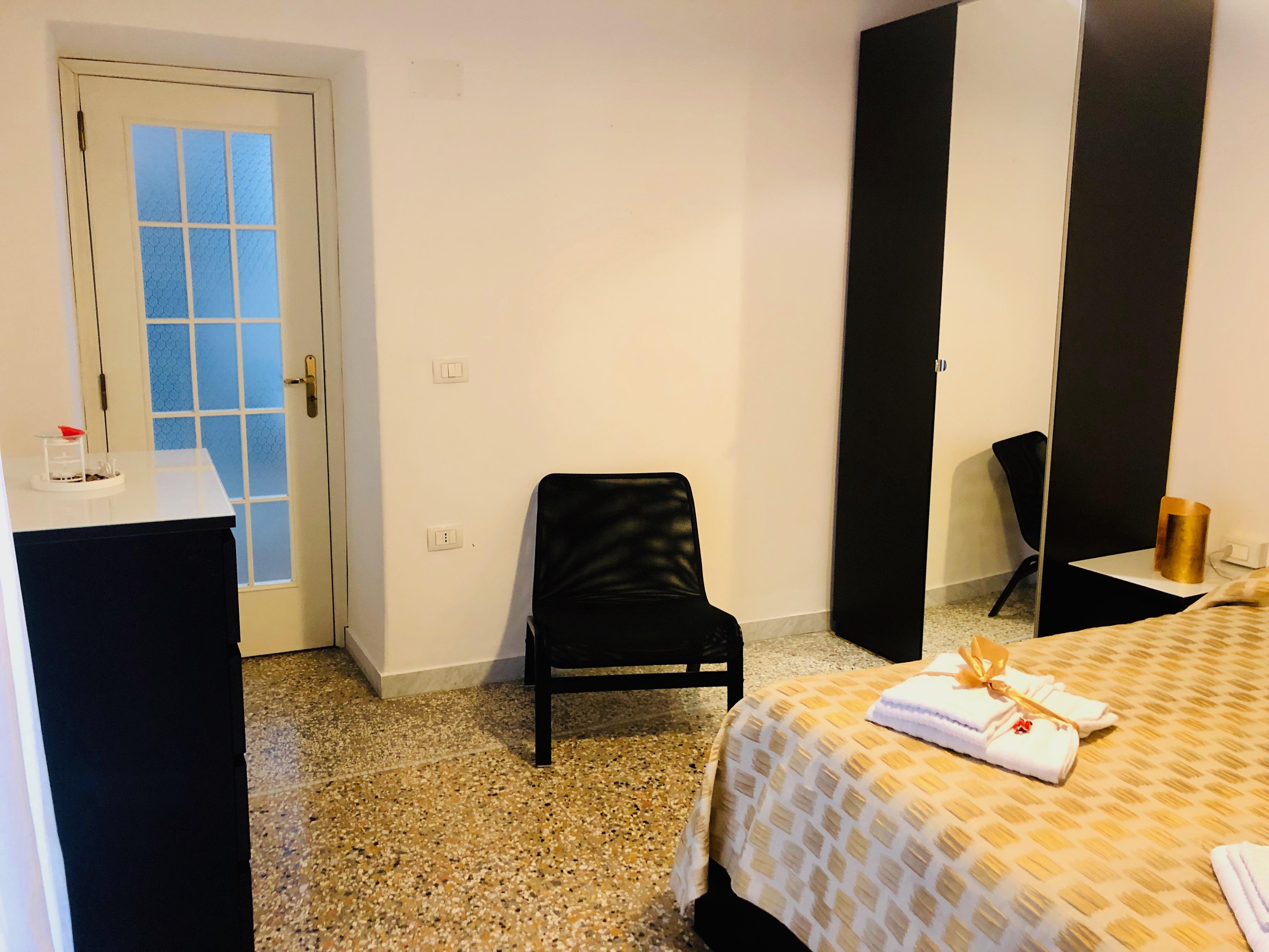 Relais Piazza Del Plebiscito B&B Неаполь Екстер'єр фото