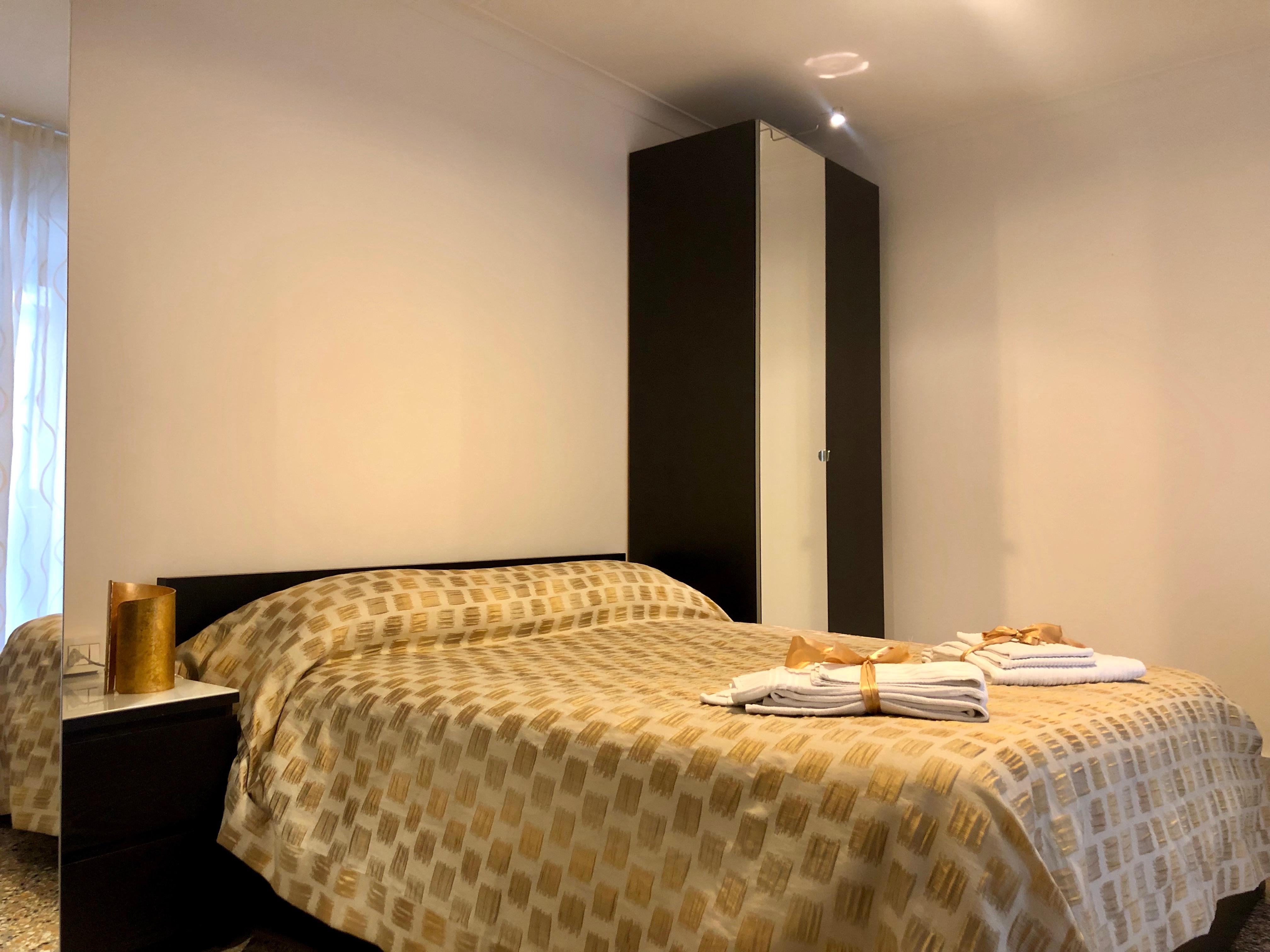 Relais Piazza Del Plebiscito B&B Неаполь Екстер'єр фото