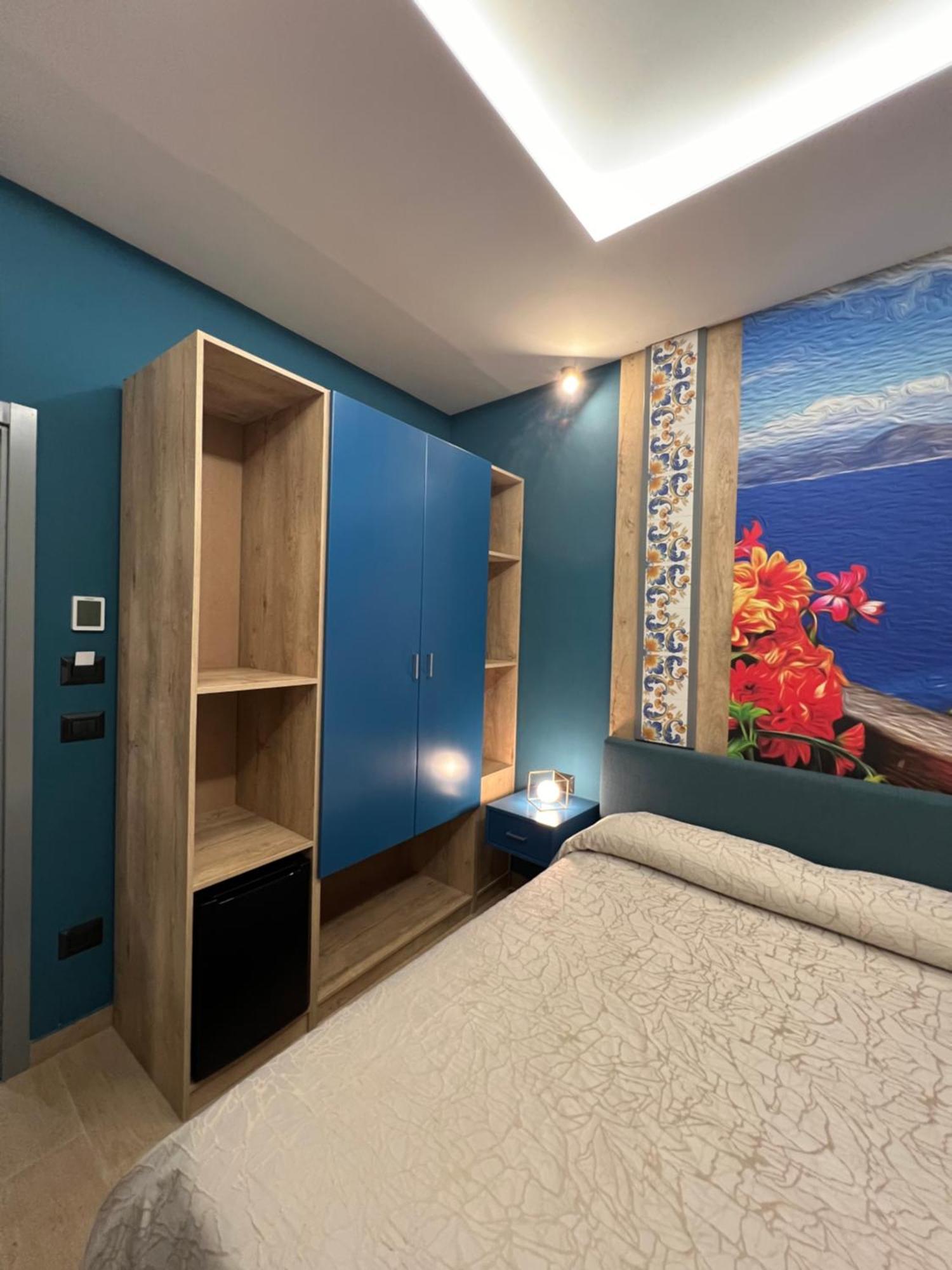Relais Piazza Del Plebiscito B&B Неаполь Екстер'єр фото