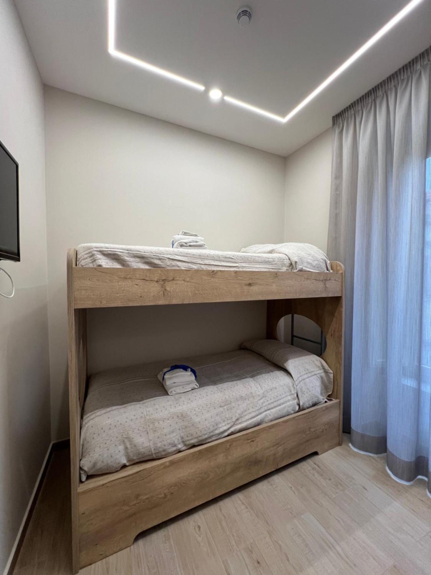 Relais Piazza Del Plebiscito B&B Неаполь Екстер'єр фото