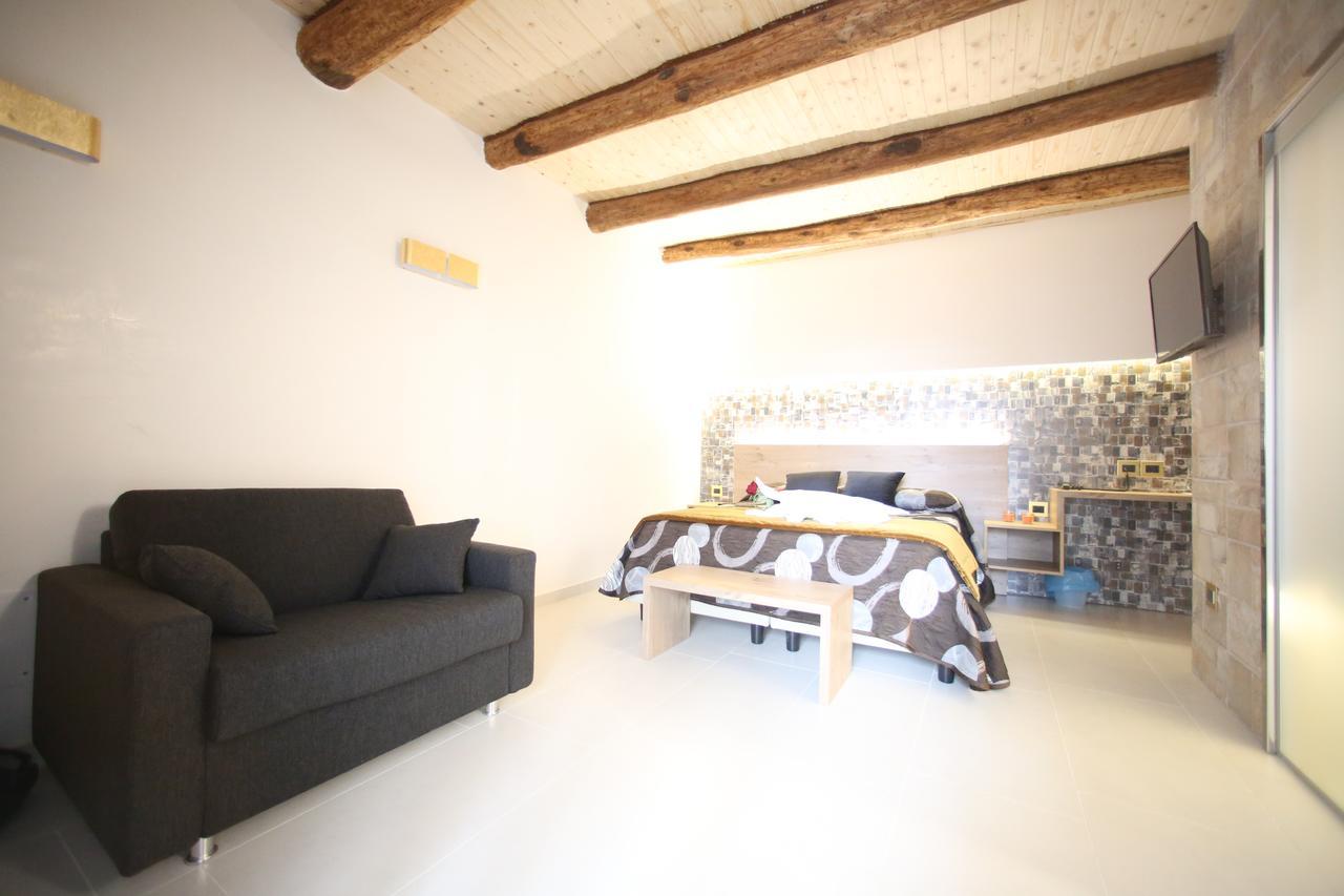 Relais Piazza Del Plebiscito B&B Неаполь Екстер'єр фото