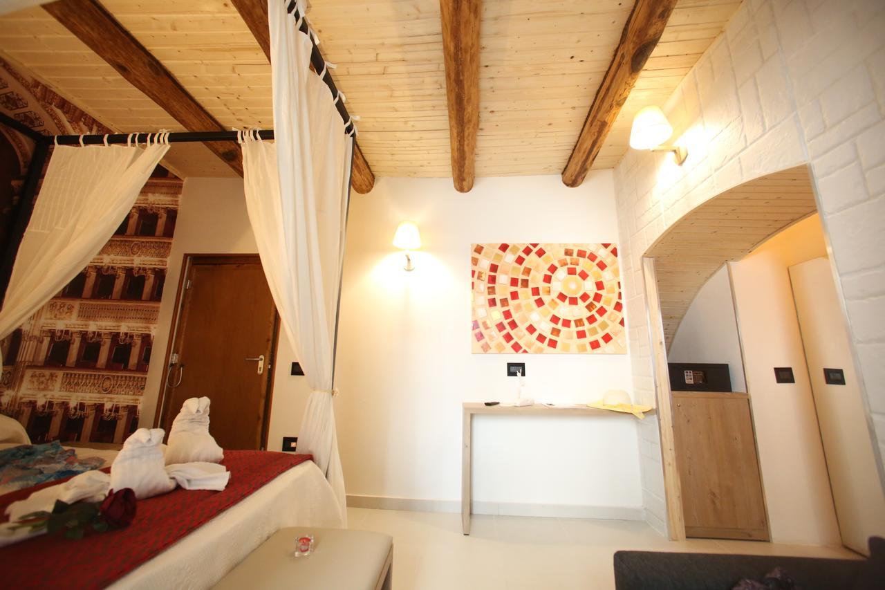 Relais Piazza Del Plebiscito B&B Неаполь Екстер'єр фото