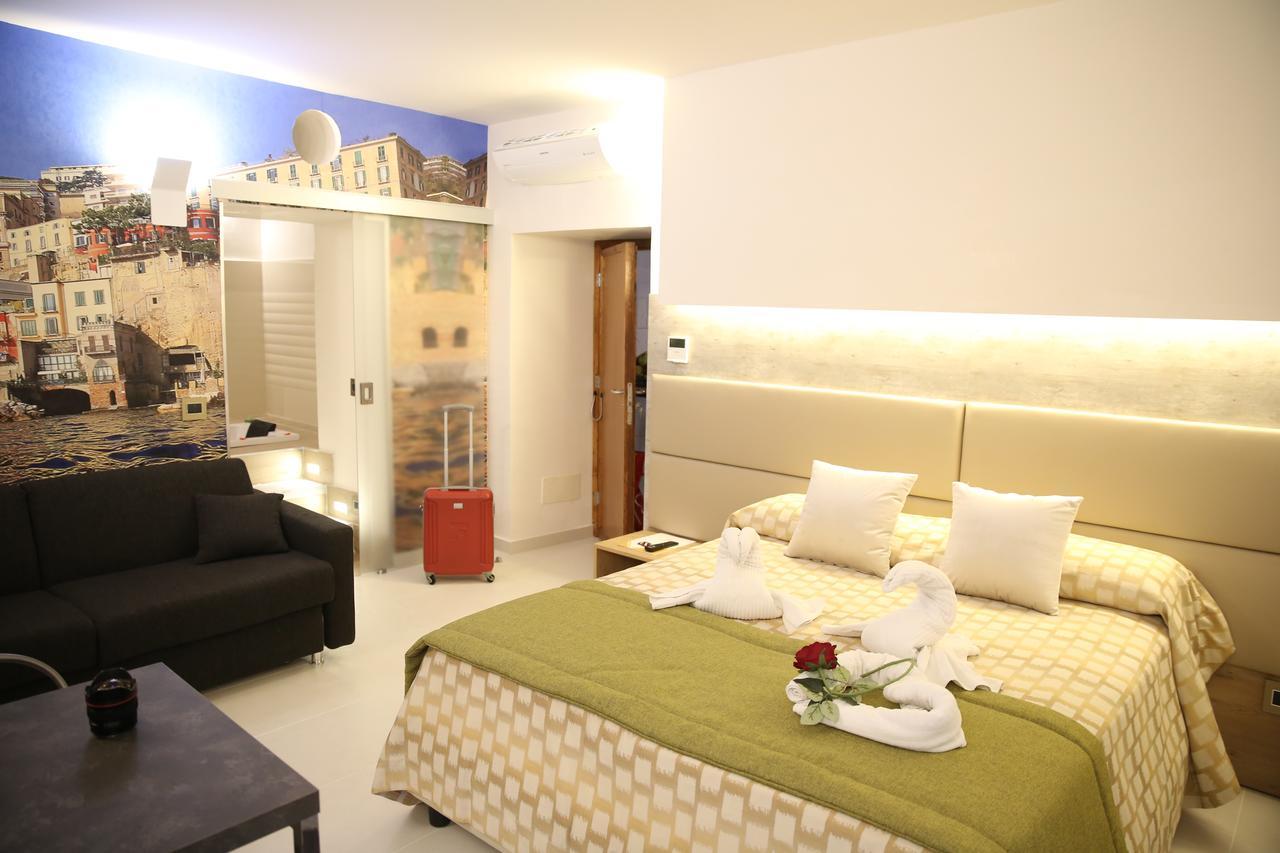 Relais Piazza Del Plebiscito B&B Неаполь Екстер'єр фото